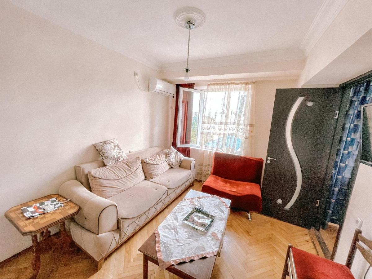 Naira Apartment Batumi Esterno foto