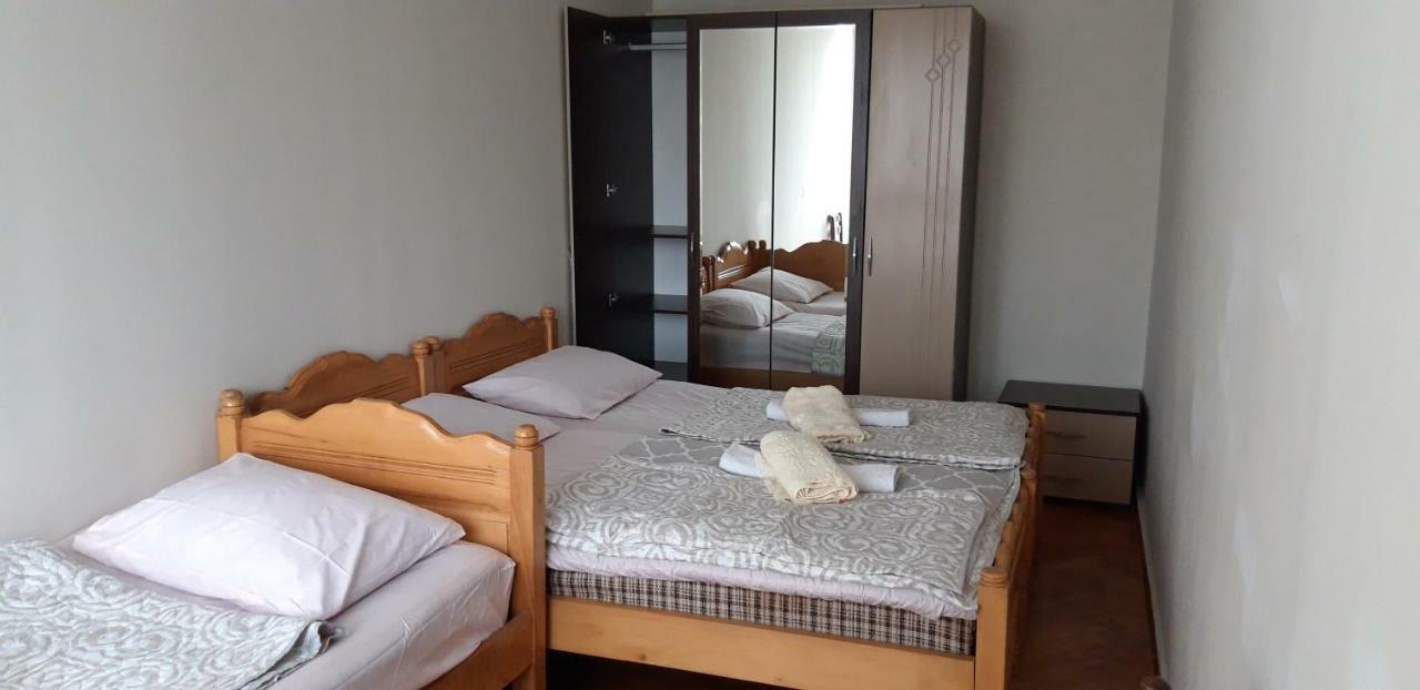 Naira Apartment Batumi Esterno foto