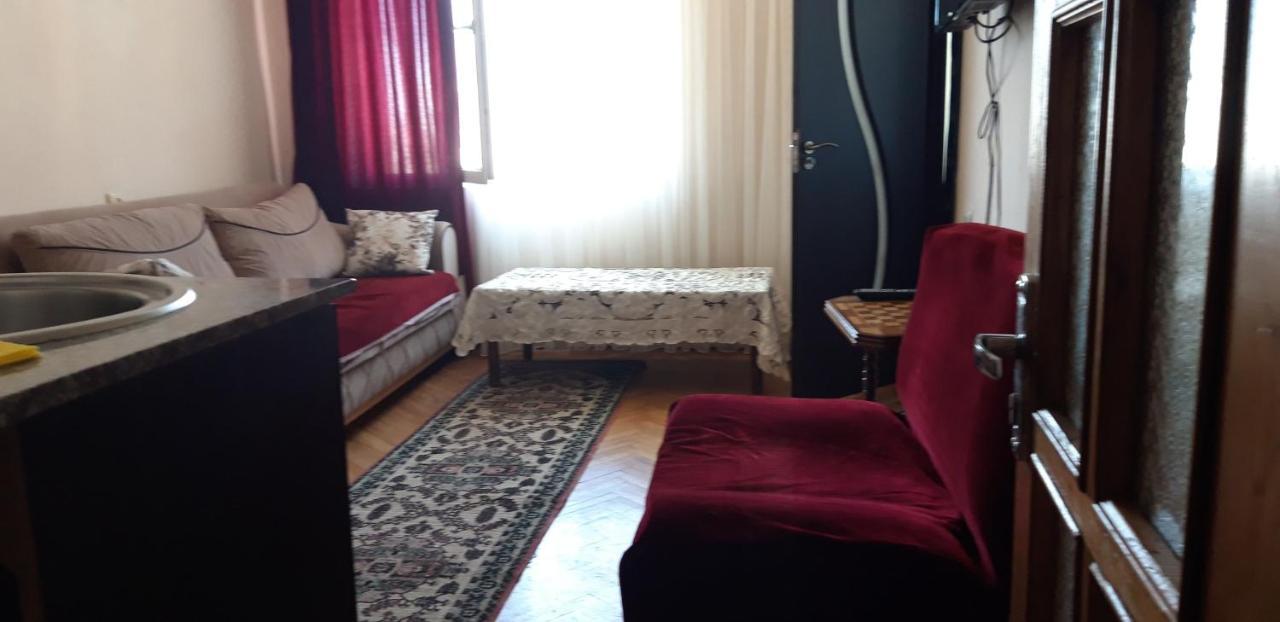 Naira Apartment Batumi Esterno foto
